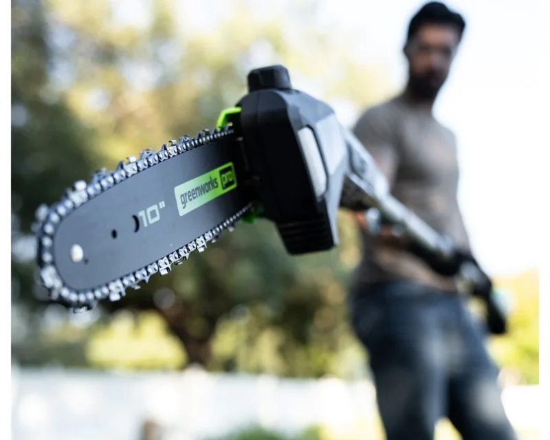 Greenworks 60V 10" Cordless Pole Saw & 20" Pole Hedge Trimmer Combo Kit + 2.0 Ah Battery & Charger - Image 3