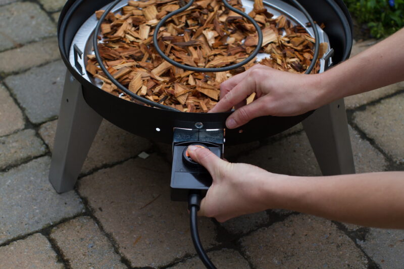 Americana 2-in-1 Electric Combination Water Smoker - Image 5