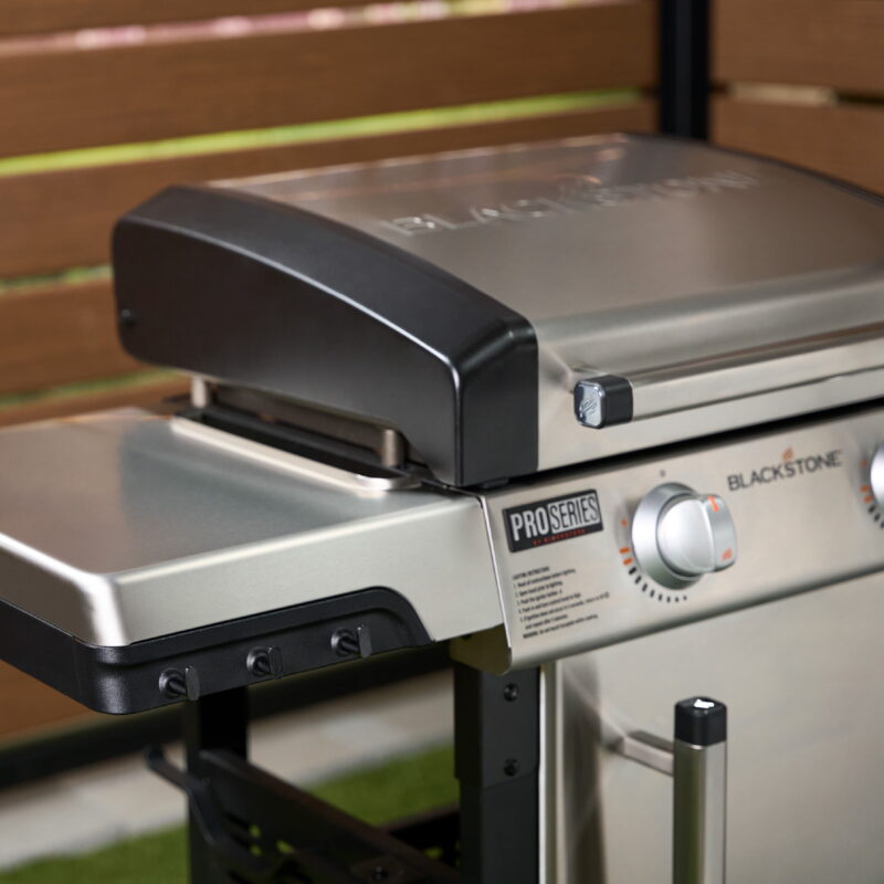 Blackstone ProSeries 2-Burner 22" Propane Omnivore Griddle with Dual Side Shelves - Image 7