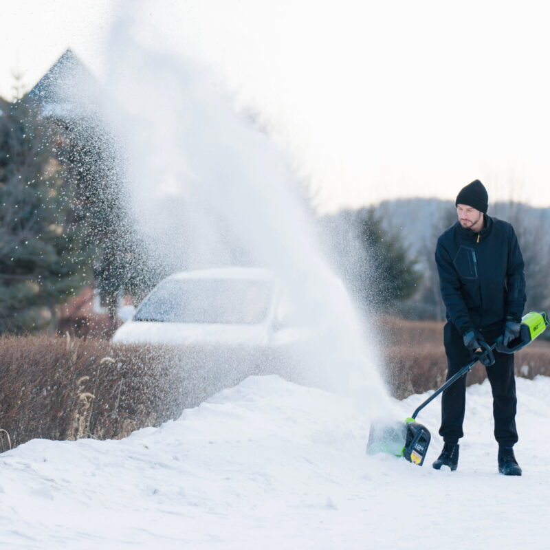 Greenworks 80V 12" Cordless Brushless Snow Shovel with 2.0 Ah Battery 2600602 - Image 5