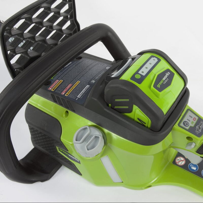 Greenworks 40V 16" Cordless Brushless Chainsaw with 4.0 Ah Battery and Charger 20312 - Image 4