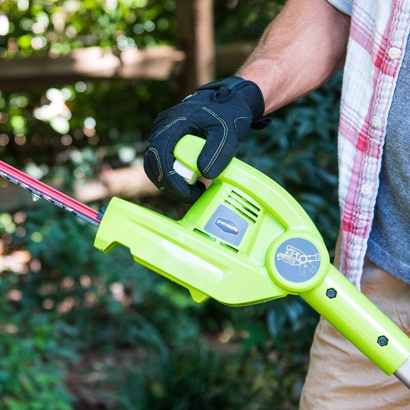 Greenworks 20" 40 Volt Battery Powered Pole Saw with Hedge Trimmer Attachment with 2.0 Ah Battery and Charger - Image 6