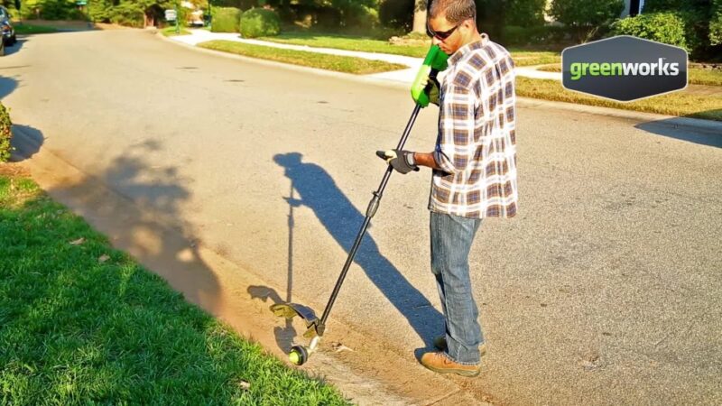 Greenworks 40V 16" Cordless Brushless Chainsaw with 4.0 Ah Battery and Charger 20312 - Image 2
