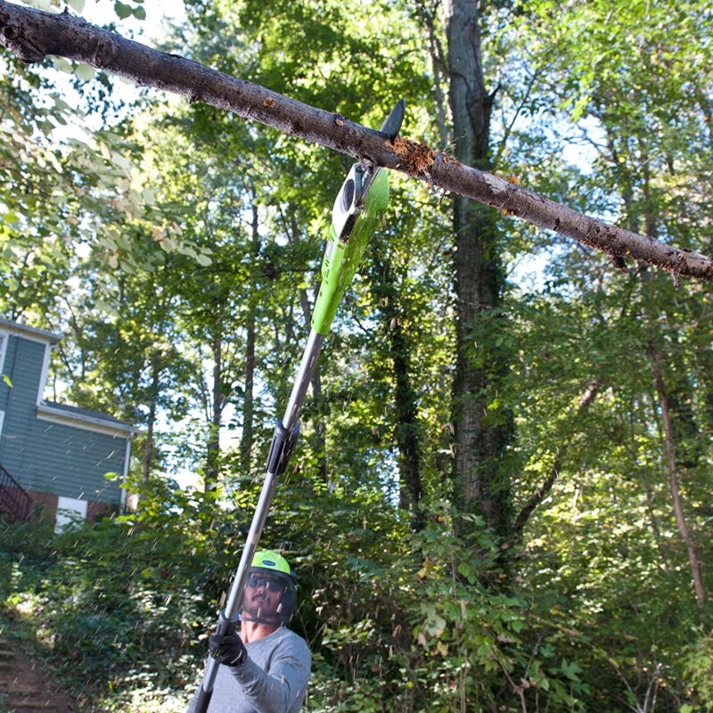 Greenworks 20" 40 Volt Battery Powered Pole Saw with Hedge Trimmer Attachment with 2.0 Ah Battery and Charger - Image 7
