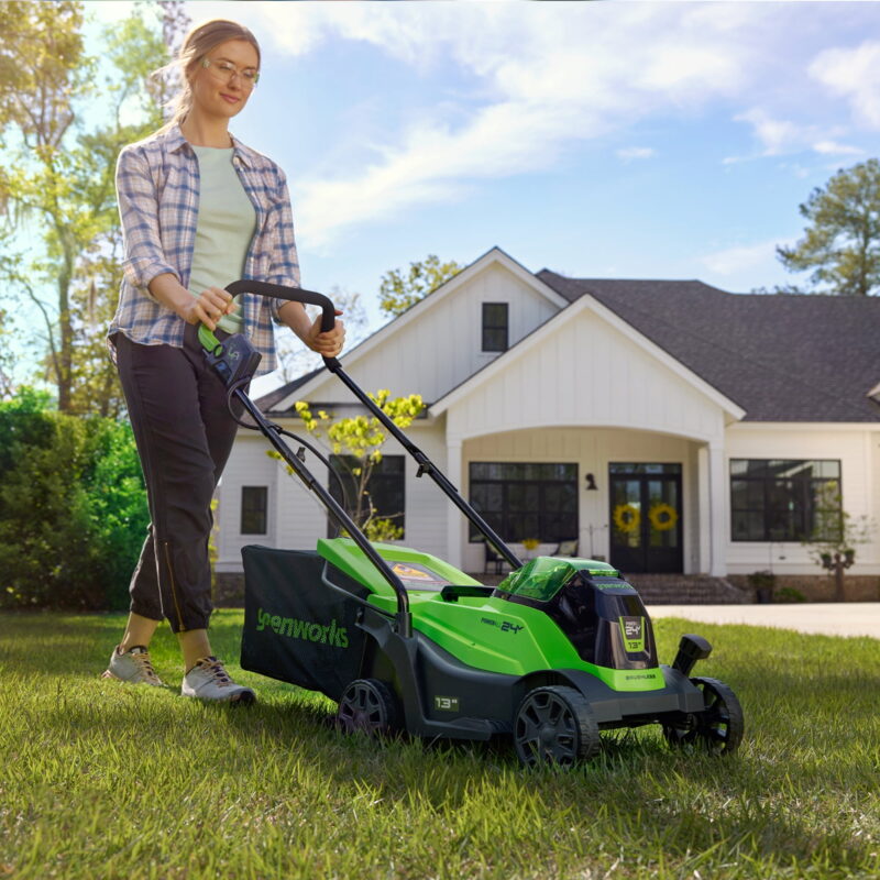 Greenworks 24V 13” Battery Powered Push Walk-Behind Mower, 4Ah USB Battery and Charger Included - Image 2