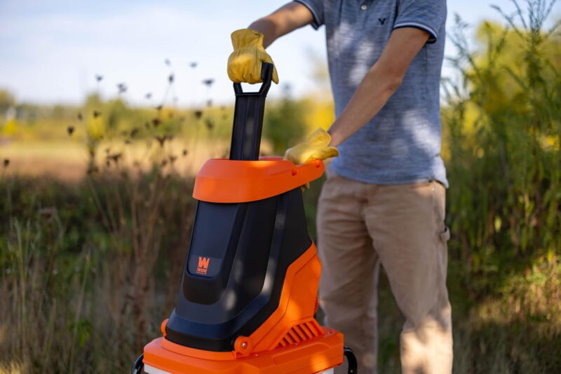 Electric Wood Chipper and Shredder, 15-Amp with 13-Gallon Enclosed Collection Bin (41130) - Image 4