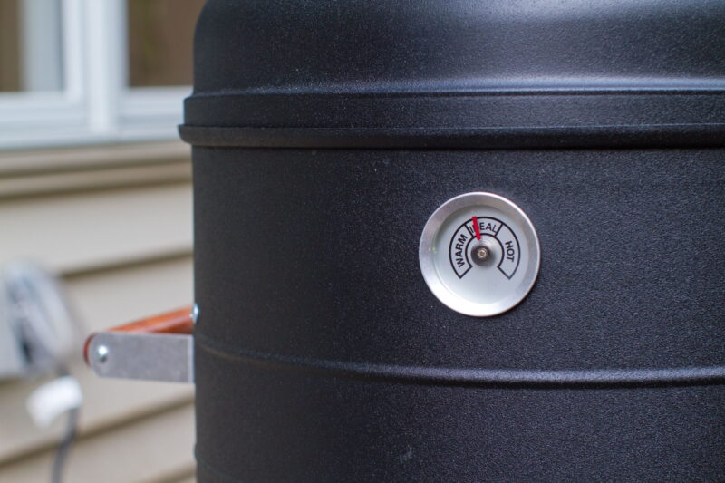 Americana 2-in-1 Electric Combination Water Smoker - Image 2