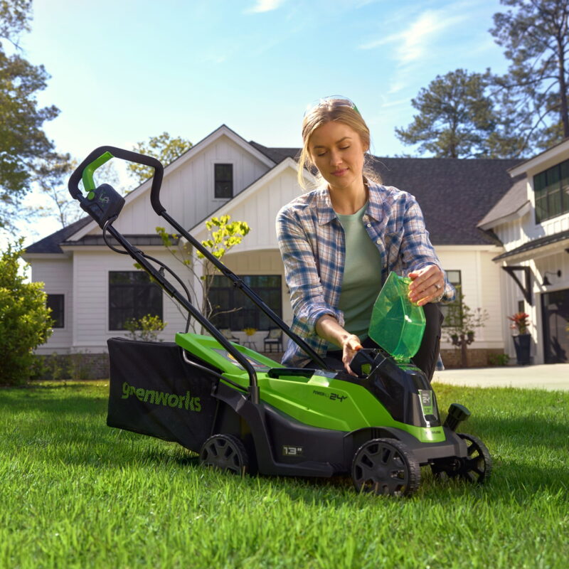 Greenworks 24V 13” Battery Powered Push Walk-Behind Mower, 4Ah USB Battery and Charger Included - Image 5