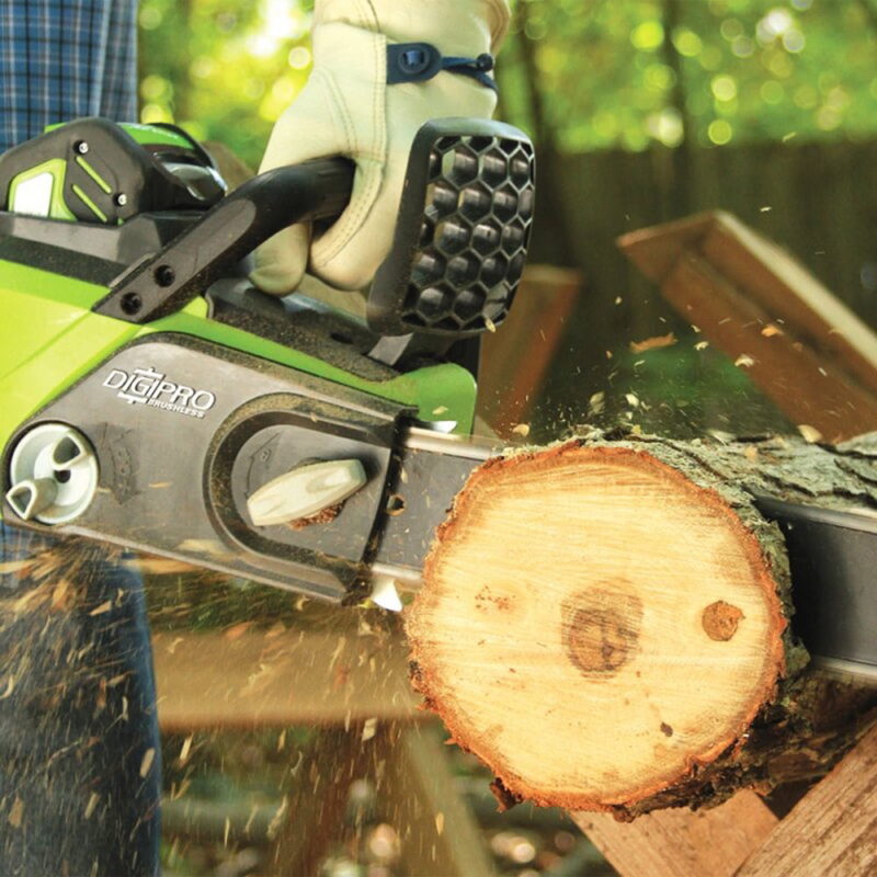 Greenworks 40V 16" Cordless Brushless Chainsaw with 4.0 Ah Battery and Charger 20312 - Image 3